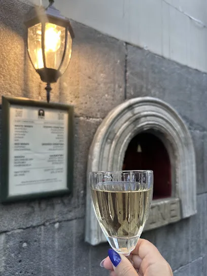 Atoneli Wine Window
